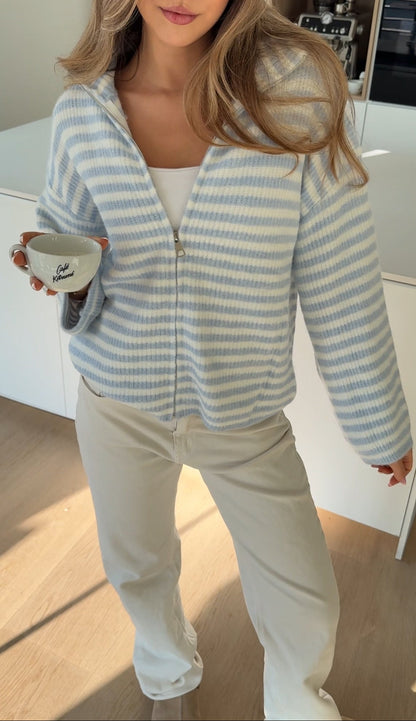 Isla | Kardigan w delikatnym błękicie – lekki i stylowy