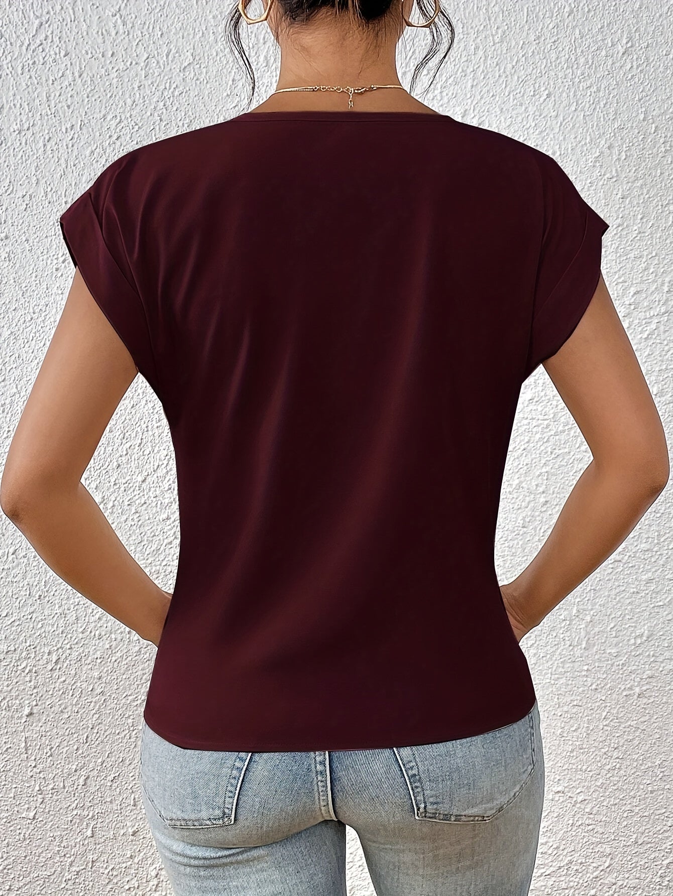 Sorella™ | Klasyczny T-shirt z Dekoltem V